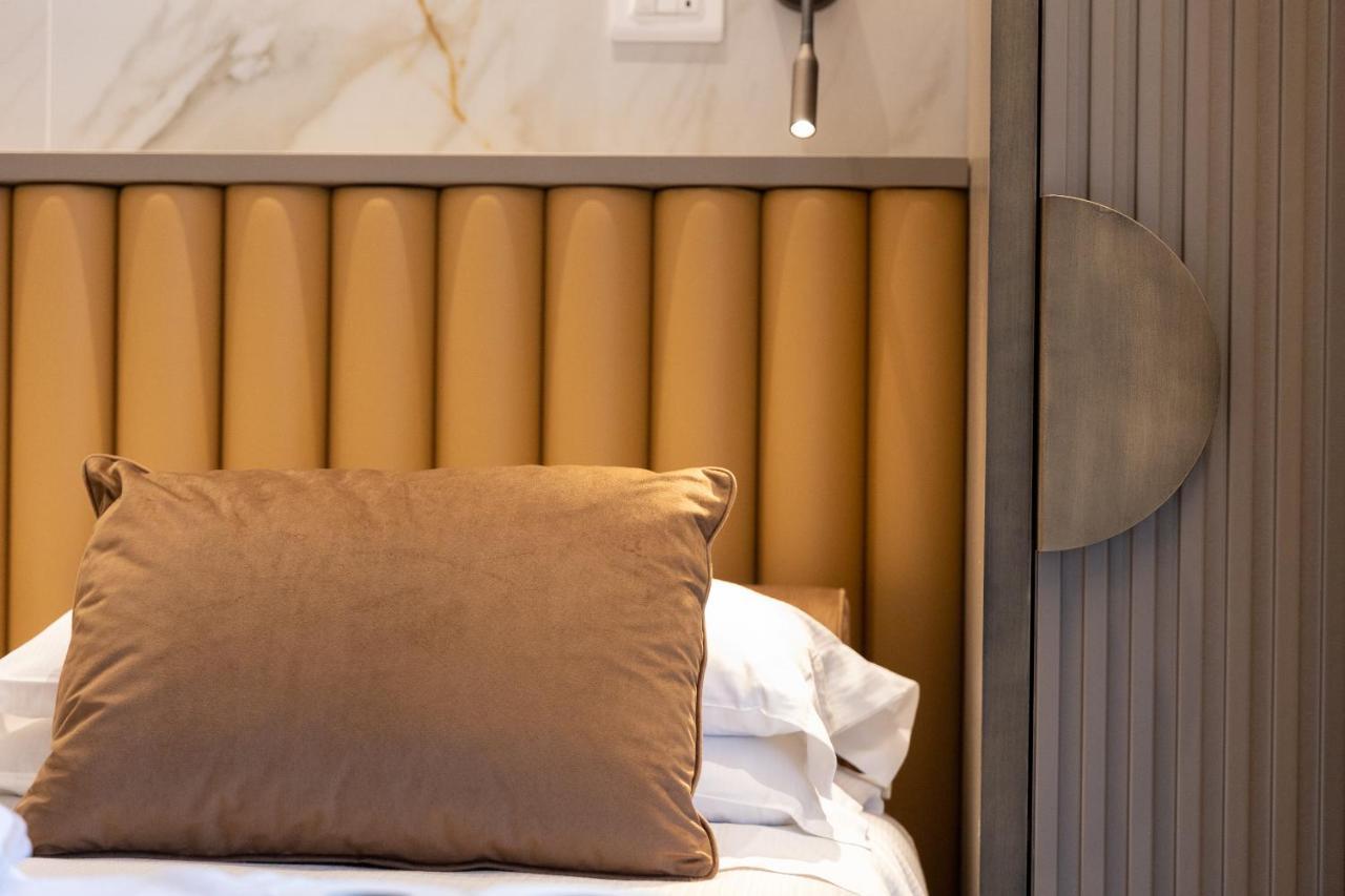 Hotel Feldberg Riccione Bagian luar foto
