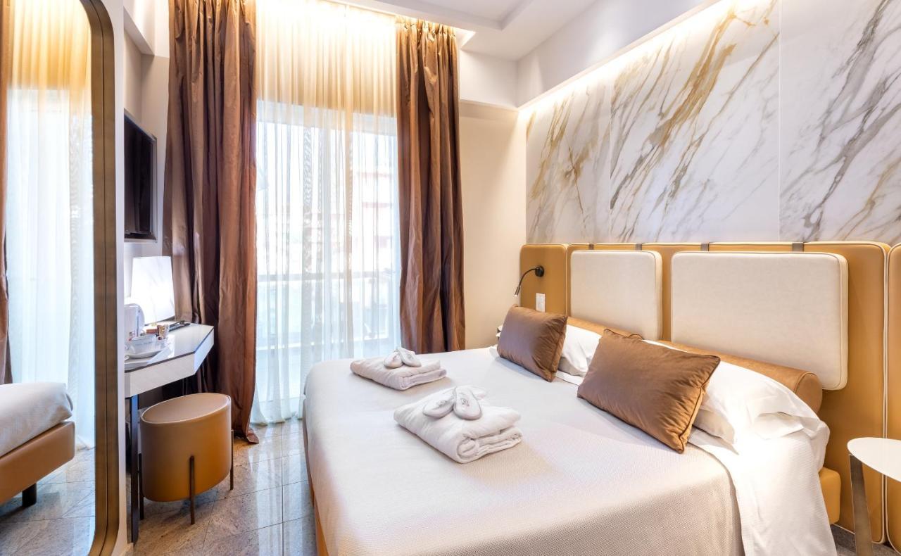 Hotel Feldberg Riccione Bagian luar foto