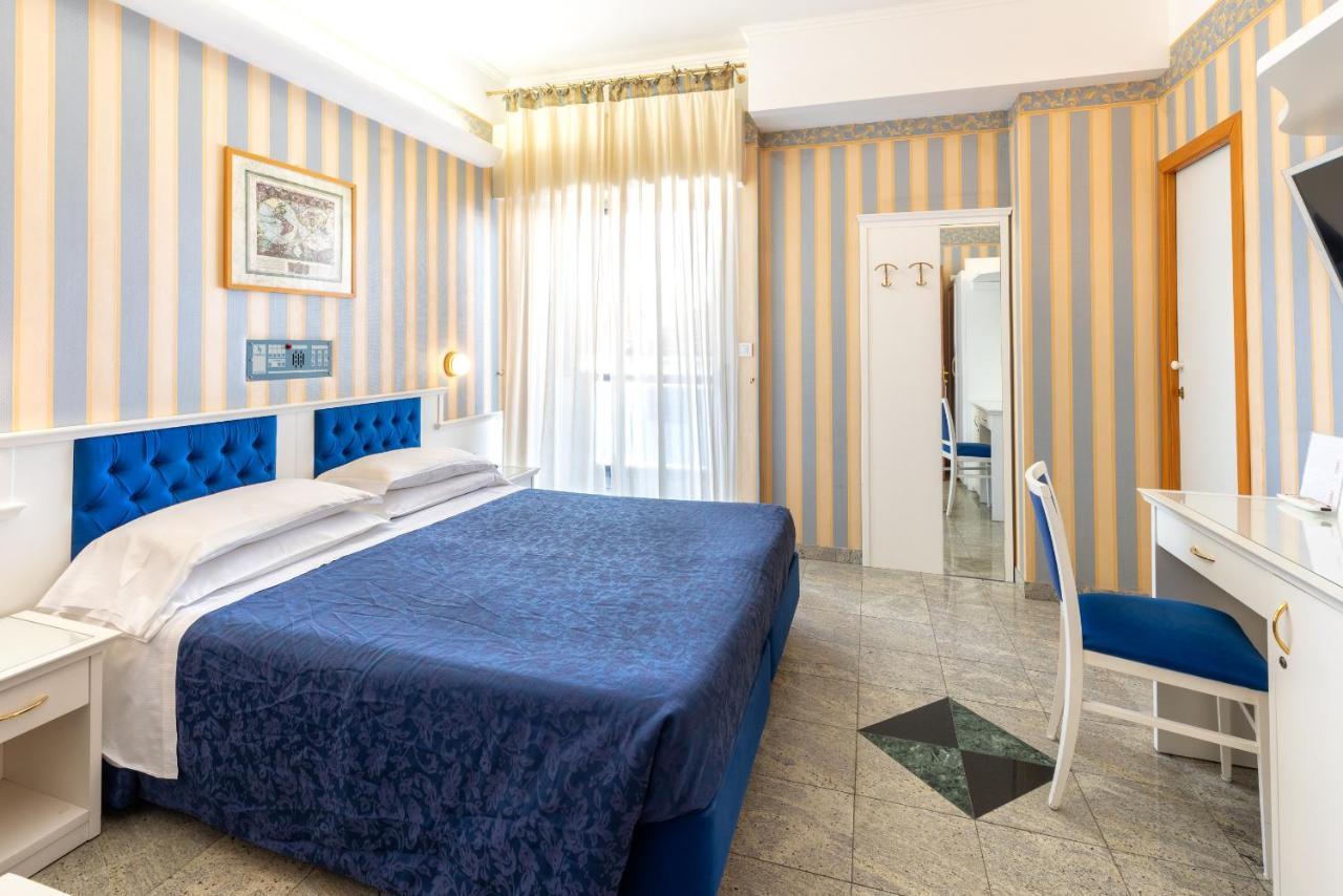 Hotel Feldberg Riccione Bagian luar foto