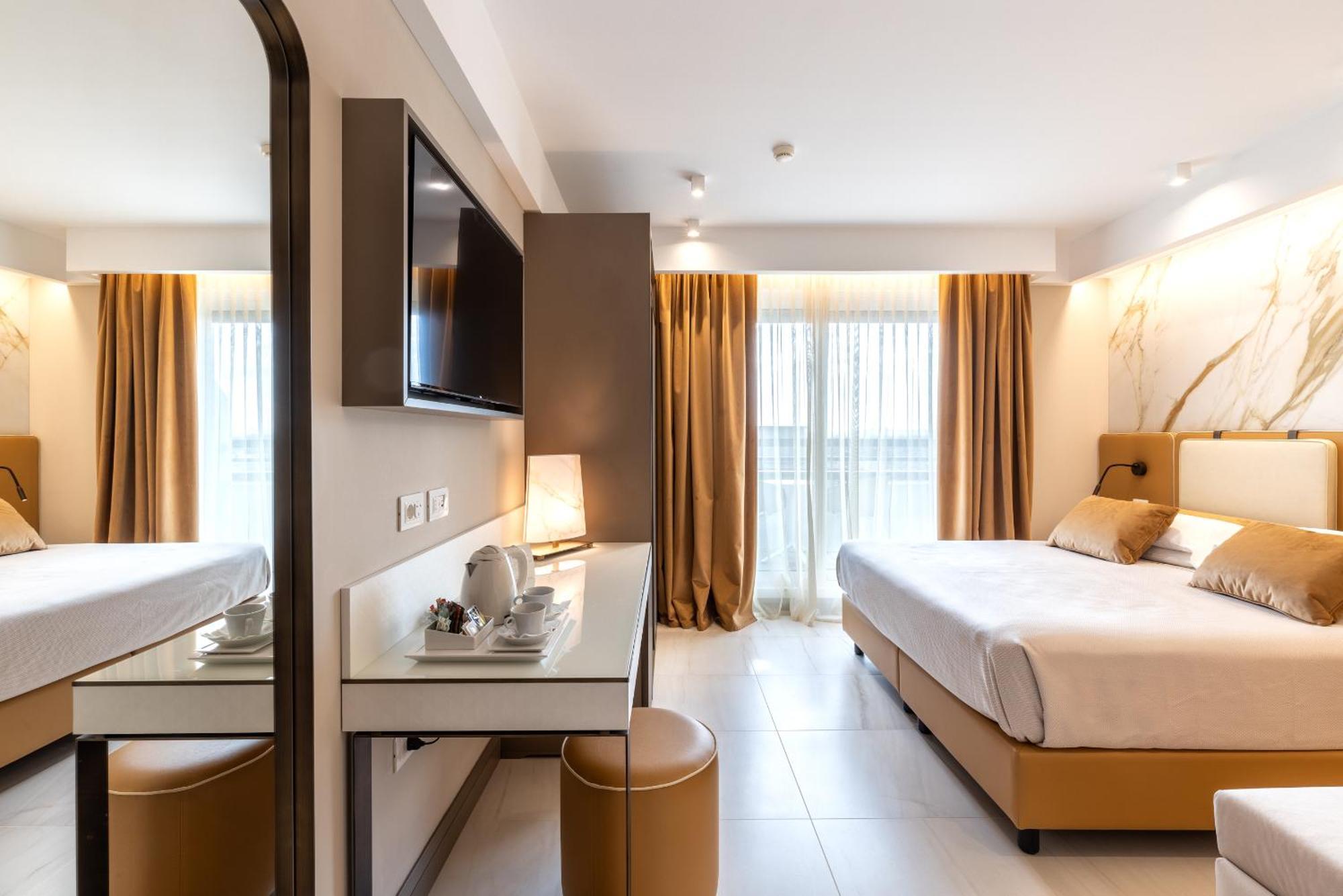 Hotel Feldberg Riccione Bagian luar foto
