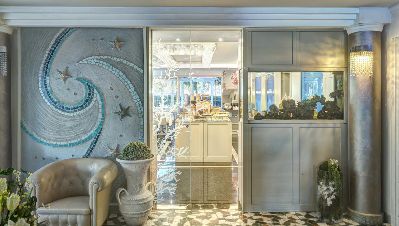 Hotel Feldberg Riccione Bagian luar foto