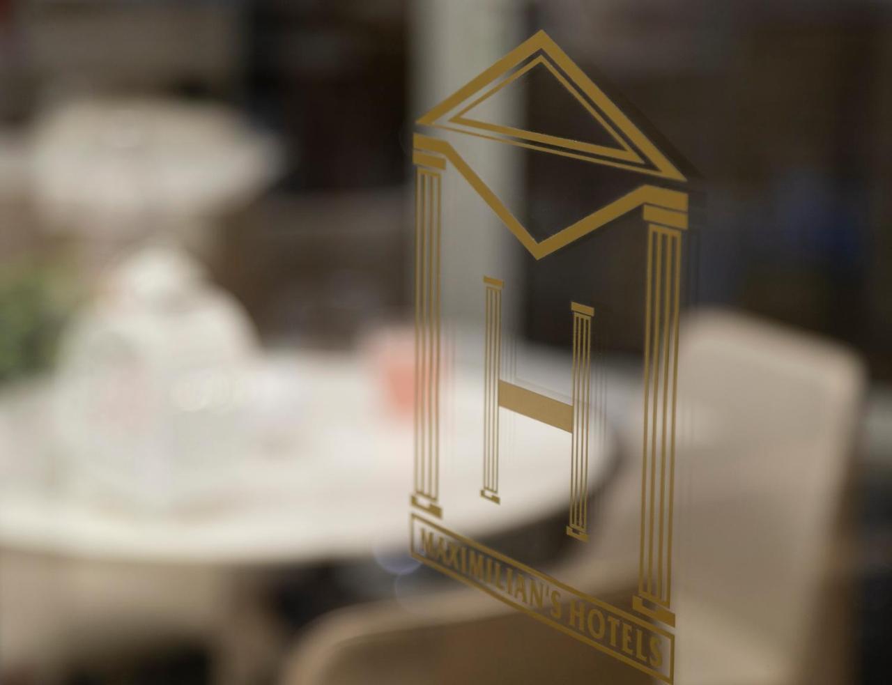 Hotel Feldberg Riccione Bagian luar foto