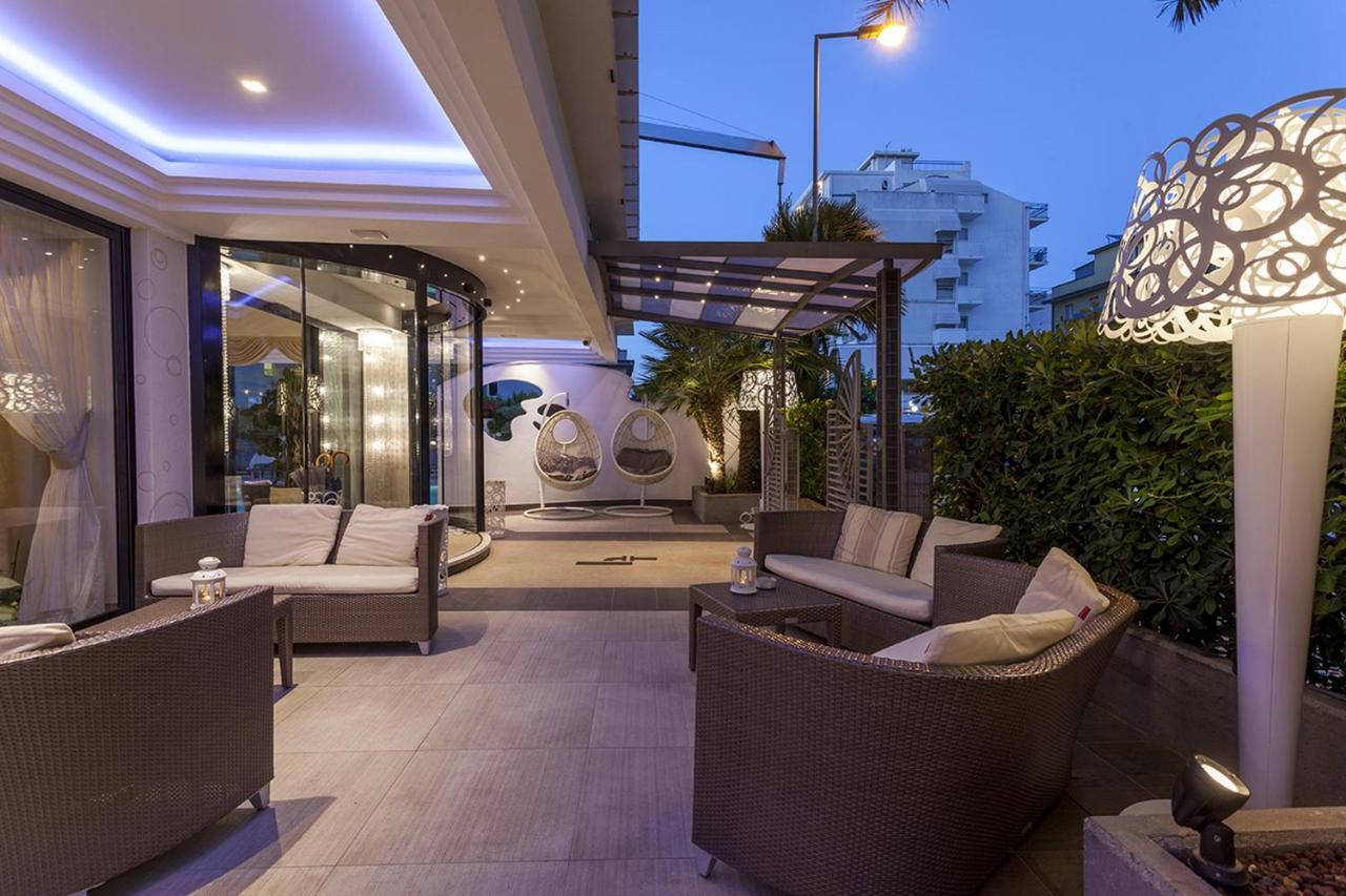 Hotel Feldberg Riccione Bagian luar foto